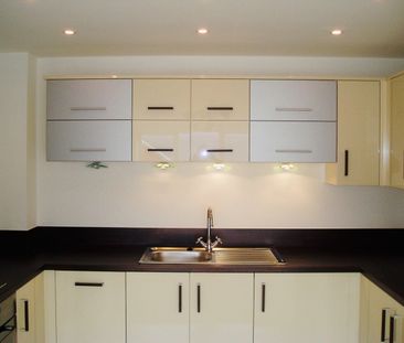 Room in a Shared Flat, Southdown House, BN3 - Photo 6