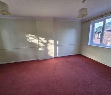 Linton Gardens, Beckton, E6 - Photo 1