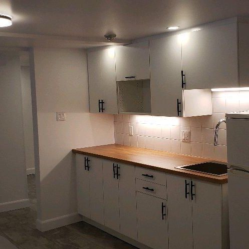 2 1/2 Chauffé, Éclairé, Semi-Meublé. WI-FI($) - Photo 1