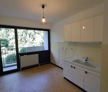 JACOB BELLECOMBETTE - T2 avec balcon et garage - Photo 4