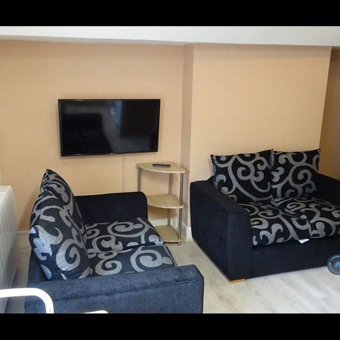 3 bedroom maisonette to rent - Photo 1
