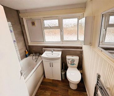 3 bedroom terraced house to rent - Photo 2