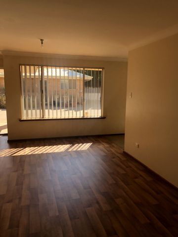 Quiet Complex - Photo 4