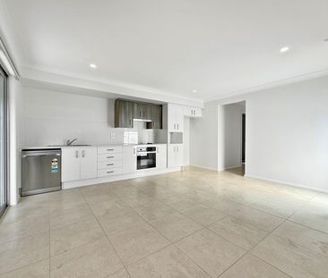 Coming Soon... Brand New Two Bedroom Duplex Home With A Single Garage - Photo 5