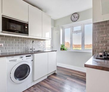 3 bedroom flat to rent - Photo 6