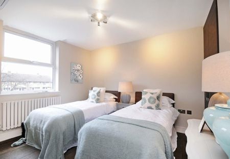 3 bedroom flat to rent - Photo 5