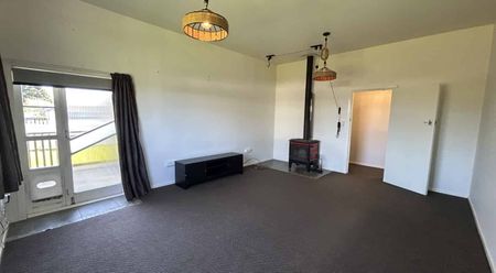 PAHIATUA - 3 BEDROOMS - Photo 3