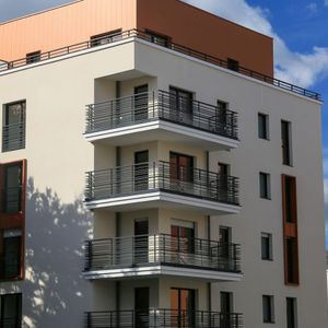 location Appartement T2 DE 38.2m² À RUEIL MALMAISON - Photo 2