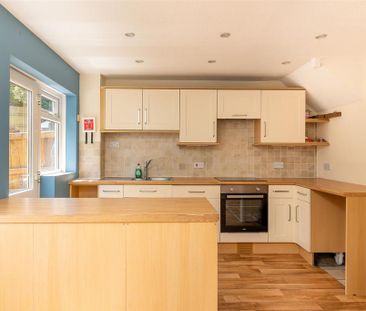 3 bedroom terraced house to rent - Photo 2