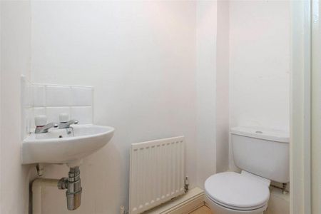 2 bedroom end of terrace house to rent - Photo 2