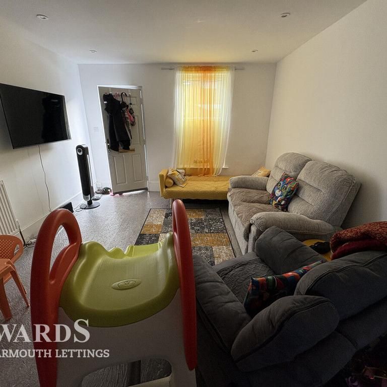 2 bedroom terraced house to rent - Photo 1