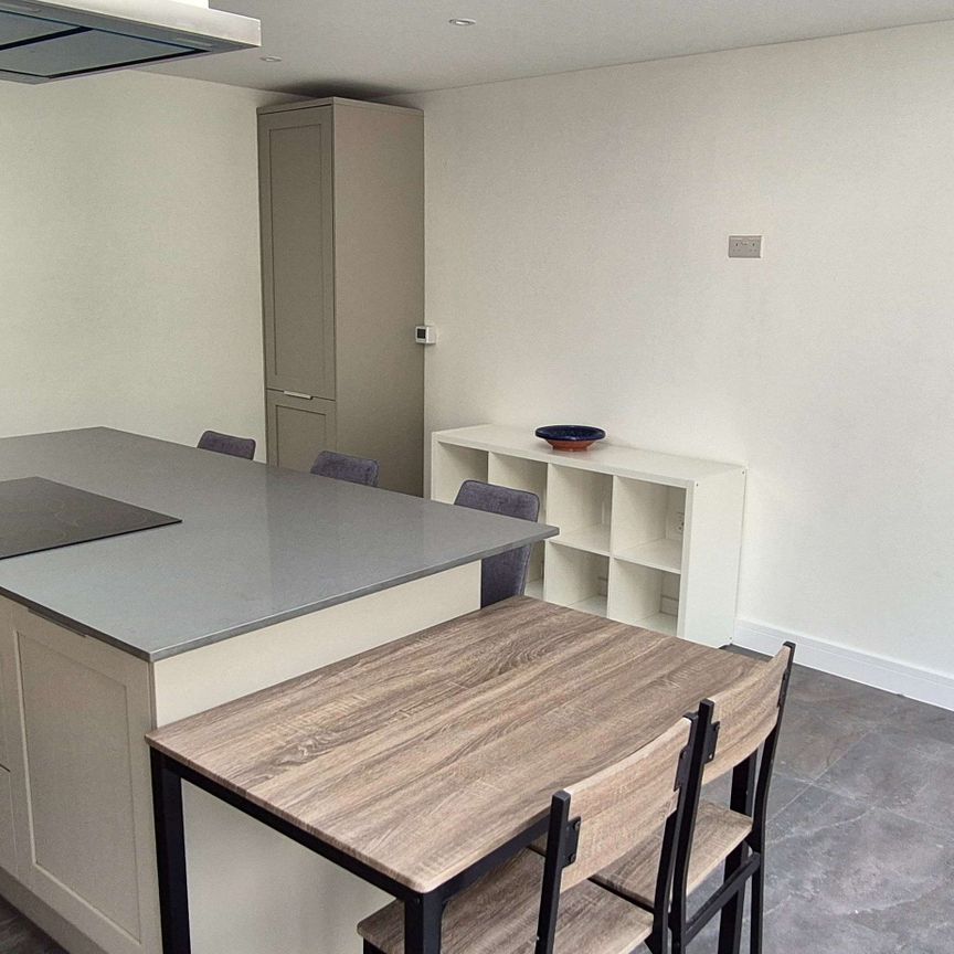 Sparkbridge Road Room 3 - Photo 1