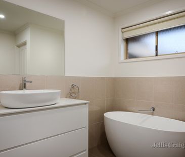 20 St Boswells Avenue, Berwick - Photo 4