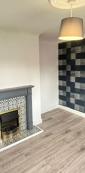 Fullerton Crescent - Photo 1