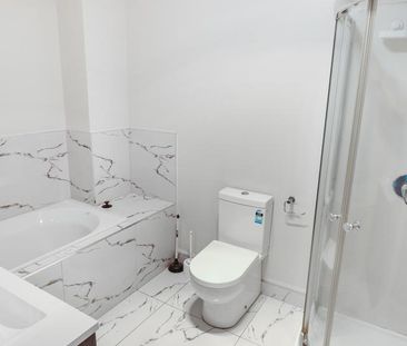 Spacious 4 bedroom home! - Photo 1