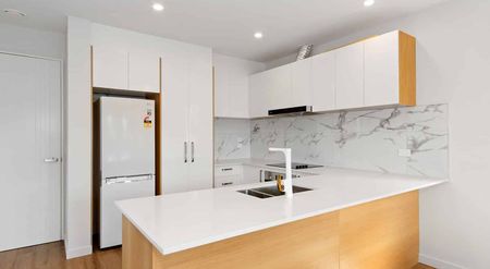 New House, 4 Executive Suites - Photo 5