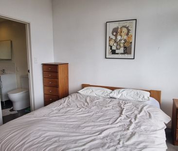 Fully Furnished Two Bedrooms One Bathroom Apartment in the City - Photo 1
