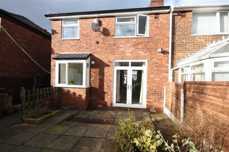 3 bedroom semi-detached house to rent - Photo 2