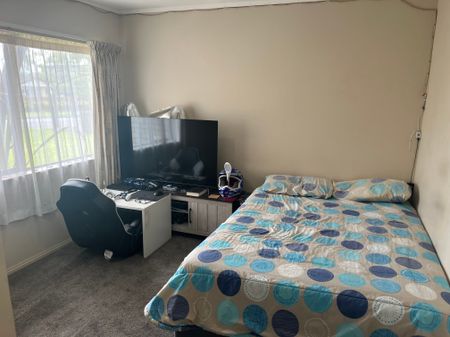 Beachlands, 4 Bedrooms - Photo 5