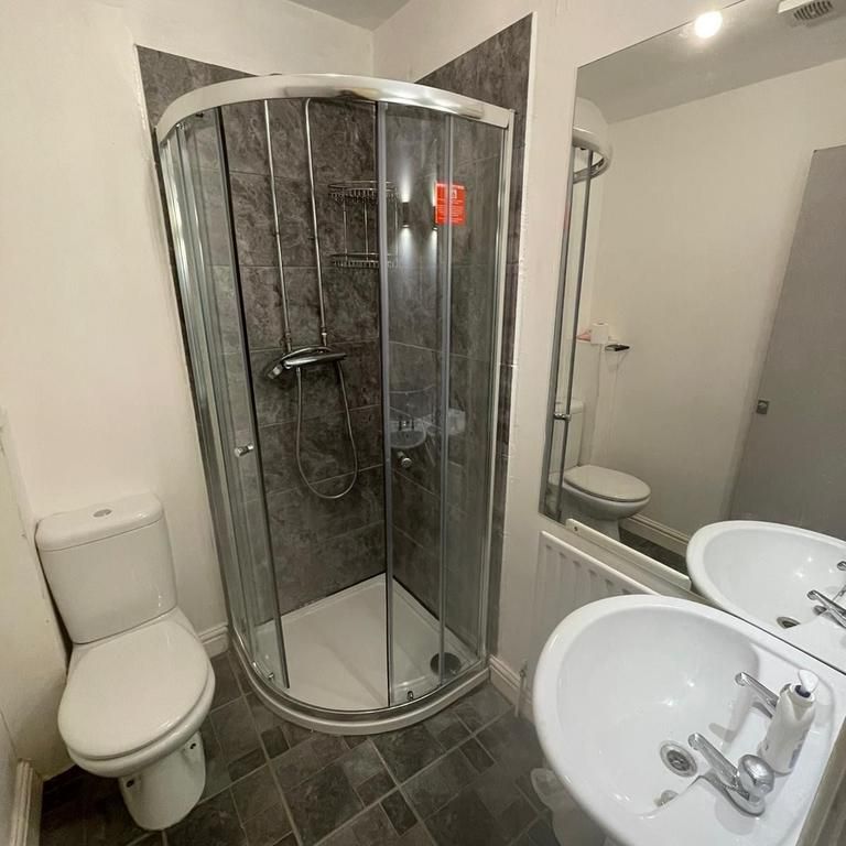 6 bedroom house share to rent - Photo 1