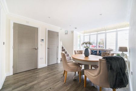 2 bedroom semi-detached house to rent - Photo 3