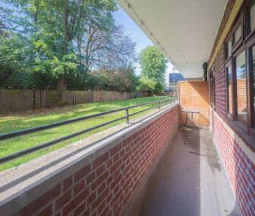 3 bedroom flat to rent - Photo 2