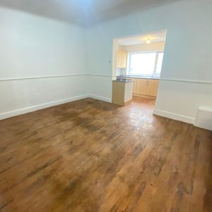 3 bed end of terrace house to rent in Wright Street, Blyth, NE24 - Photo 2