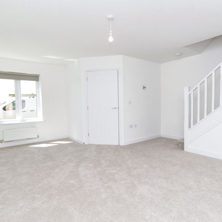 Harrington Close, Northampton, Upton - Photo 1