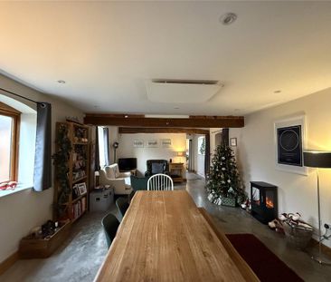 3 bedroom barn conversion to rent - Photo 1