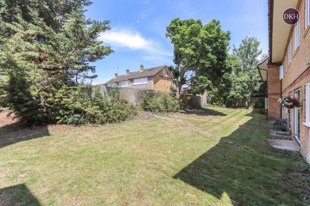 Rochester Drive, Watford, Hertfordshire, WD25 - Photo 2