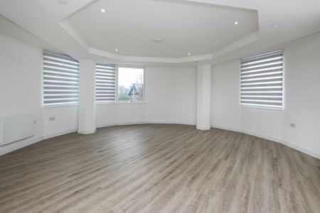 PETERBOROUGH - Photo 2