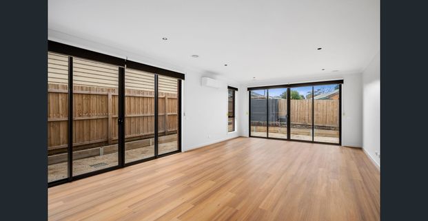 Brand-new impressive home - Photo 1