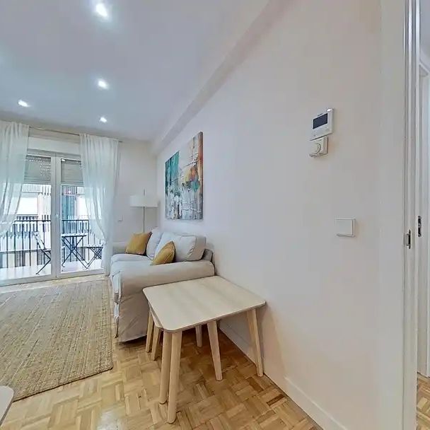Piso de alquiler en Universidad - Malasaña - Photo 1
