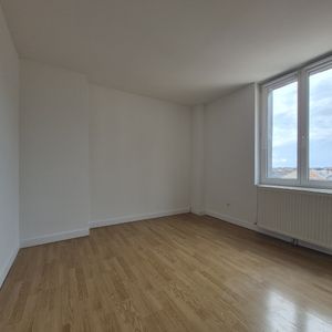 Location Appartement 2 pièces 65m² CALAIS 62100 - Photo 2