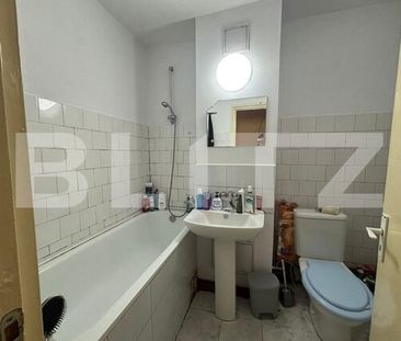 Se cauta colega intr-un apartament de 3 camere , in zona Bd. 21 Decembrie 1989 - Photo 3