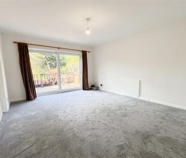 2 Bedroom End Terrace To Let - Photo 2