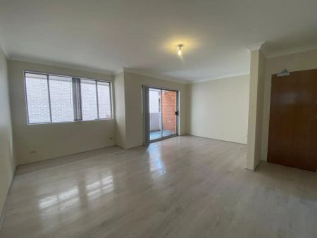 “Renovated 2 Bedroom Unit in Liverpool” - Photo 5