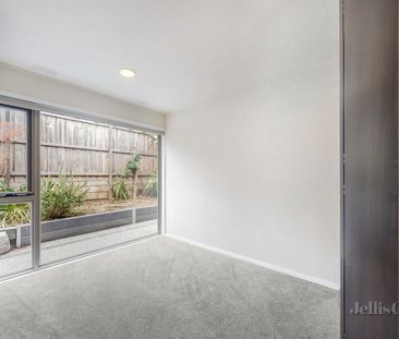 24 Erica Ave, Glen Iris - Photo 5