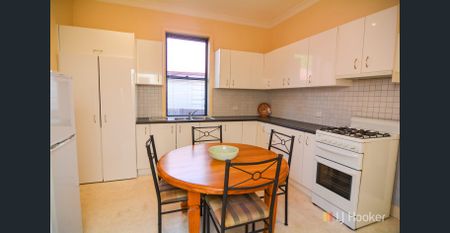 MODERN COTTAGE CLOSE TO TOWN - Photo 2