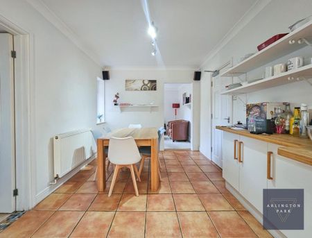 1 bedroom in a house share to rent - Photo 2