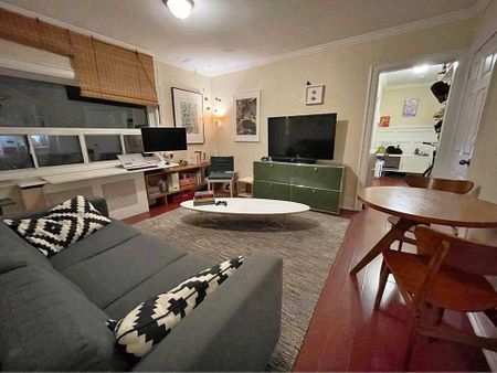 10 Mount Royal Avenue apartment — Toronto, ON (1-Bedroom) - 1 Bedroom - Photo 2