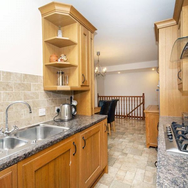 5 bedroom apartment to rent - Photo 1