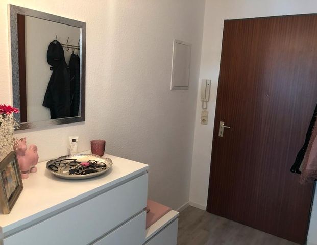 Helle, gepflegte 2,5-Zimmer-Wohnung mit Südwestbalkon - Photo 1