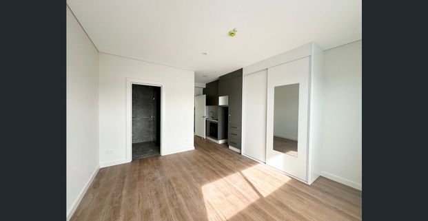 Modern Studio Including Appliances For Your Convenience! - Photo 1