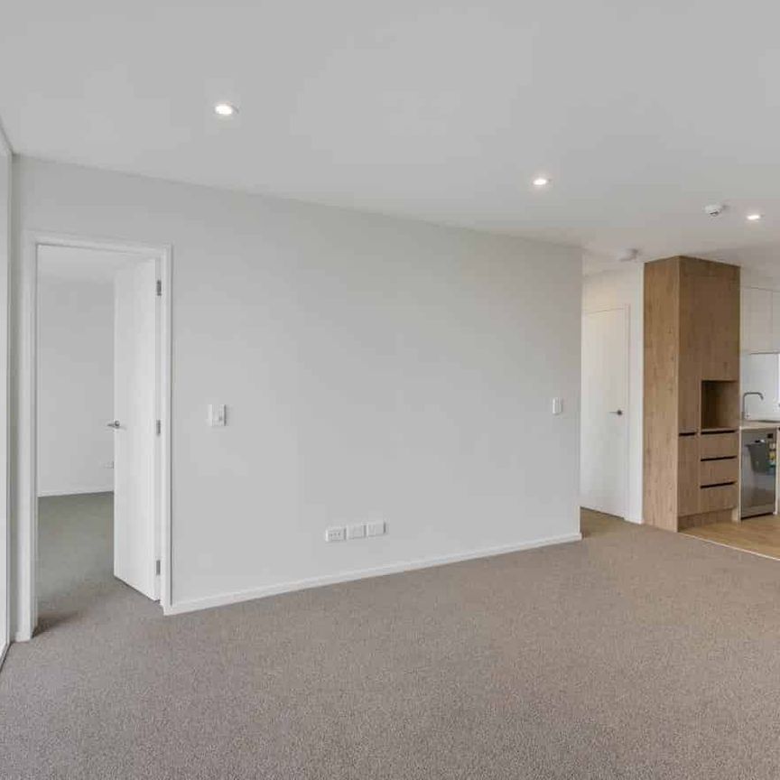 Brand New 2 Bedroom Apartment - Photo 1