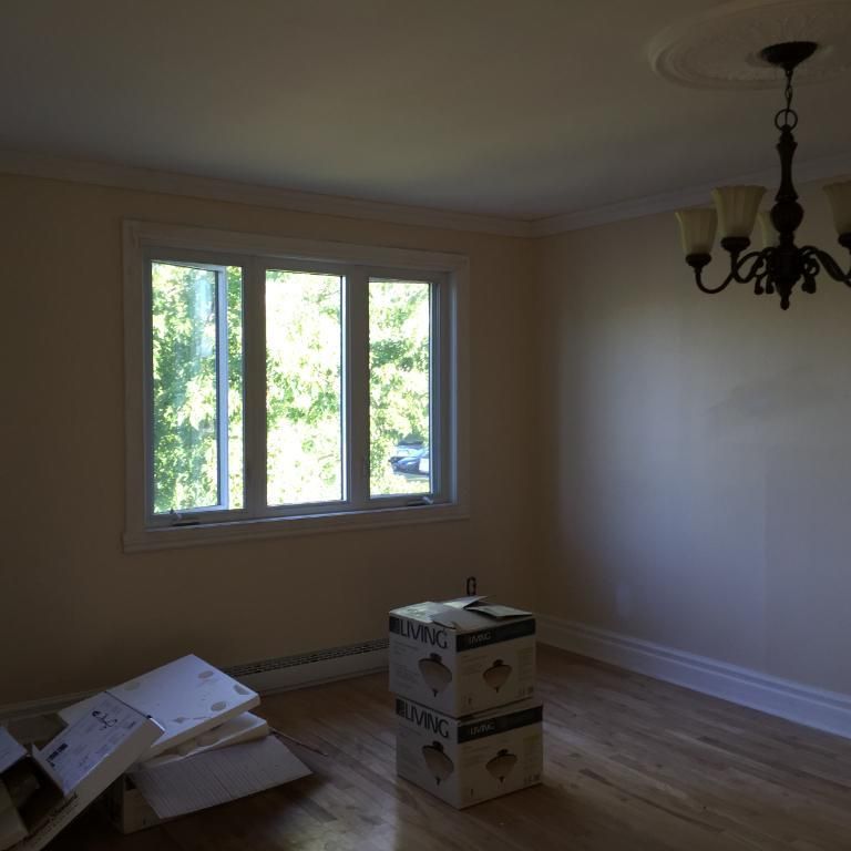 CHATEAUGUAY 5 1/2 HAUT DUPLEX BIEN SITUEE, PLANCHERS BOIS FRANC. 514-567-1848 - Photo 1