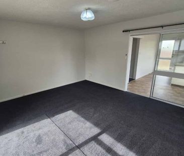 Fresh & Perfectly Located - Photo 4