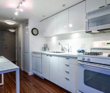 Uno. Unique One Bedroom in Mount Pleasant Neighborhood - Vancouver - Photo 1