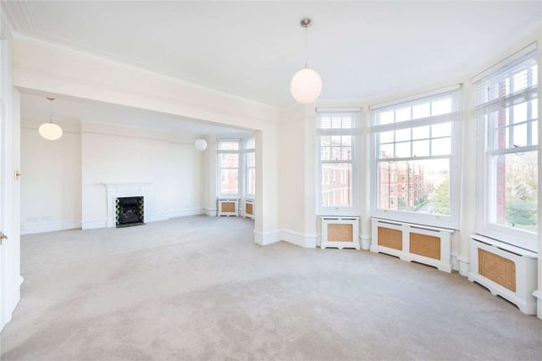 Spacious period apartment within a sought after mansion block in Chiswick. - Photo 1