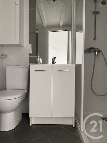 Location Appartement 1 pièce 16m² FONTAINEBLEAU 77300 - Photo 3